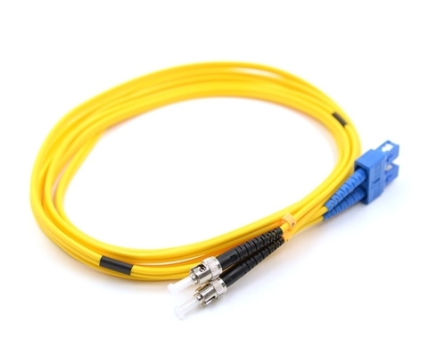 3.0 มิลลิเมตร ไฟเบอร์ออปติก Patchcord กับ OFNP สายเคเบิล UPC / APC การเคลือบความยาวที่กําหนดเอง