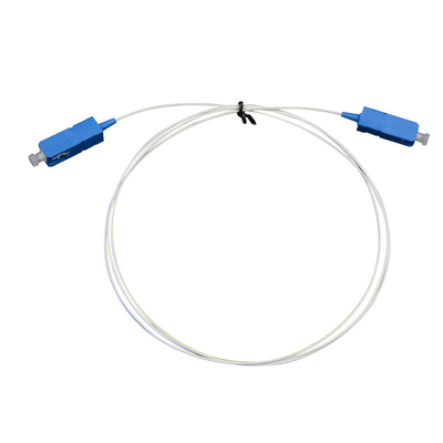 สายไฟเบอร์ออปติกที่กําหนดเอง สีขาว PVC Jacket สีฟ้า/Aqua Connector สําหรับการเชื่อมต่อเครือข่ายที่มั่นคง
