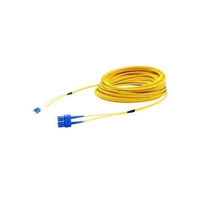 สายพัดพัดไฟเบอร์ออปติกเกรดโทรคมนาคม ด้วยความสูญเสีย <0.3dB UPC/APC การเคลือบสีฟ้า/สีเบจ