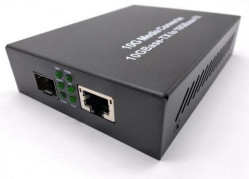 เครื่องแปลงสื่อที่ไม่จัดการ 10G พร้อมพอร์ต SFP + และ RJ45