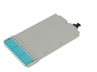 ความลึก 200 มม ความหนาแน่นสูง MPO คาเซ็ต แพนเอล 144-Core Pullout ที่มี LC Connector Interface
