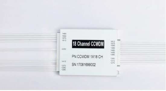 8 ch CCWDM คอมแพคท์ กว้างความยาวของคลื่นการแยก multiplexer กับ G657A1 สายใยและ TBD Connector