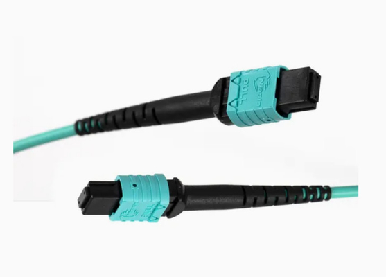 MTP รองรับ Om3 MPO ไปยัง MPO สายไฟฟ้าไฟเบอร์ออปติกสําหรับ Qsfp + Transceivers การสื่อสาร 5g ประเภท B