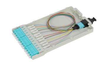 แผนการการจัดการแคสเซ็ต MTP / MPO แบบเลื่อนสําหรับกว้างเคเบิล 0.9 / 2.0 / 3.0mm -40 °C ถึง 80 °C ระยะอุณหภูมิ