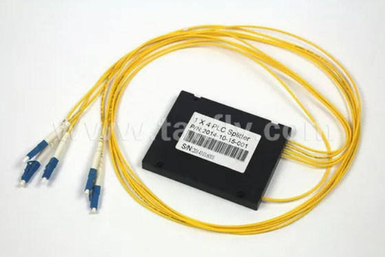 Compact Gpon Epon 1X4 SC APC ABS FTTX สายไฟเบอร์ออปติก PLC Splitter ด้วยความอดทนอุณหภูมิ -40- 85C