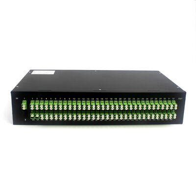 สปลิตเตอร์ไฟเบอร์ออปติก PLC แบบติดตั้งบนแร็ค ซิงเกิลโหมด G657A SC APC/UPC สำหรับศูนย์ข้อมูล โทรคมนาคม FTTx