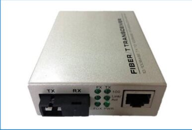 ตัวแปลงสื่อไฟเบอร์ออปติก 10/100 / 1000Base-TX ถึง 1000Base-FX พร้อม LFP
