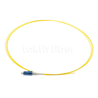 LC Simplex Single Mode สายไฟเบอร์ออปติก Pigtail 1m 2m 3m ความยาว 0.9mm สะพัดแน่น