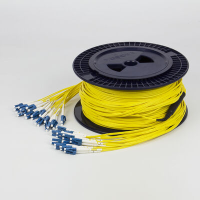 สายไฟฟ้าออปติกส์ขนาดเล็ก 2 ถึง 144 หลัก กว้างเล็ก ไม่เป็นโลหะ แผ่น LSZH/PVC