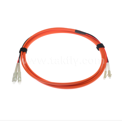 สายแพทช์ไฟเบอร์ออปติกแบบดูเพล็กซ์ SC-UPC เป็น LC-UPC OM1 แบบแบน 2.0 มม. สีส้ม