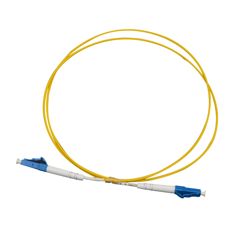 สีฟ้า/สีเบจ สายพริชคอร์ดไฟเบอร์ออปติก ประเภทการเคลือบ ≤0.3dB การสูญเสียการใส่ กว้างเส้นใย 9/125um