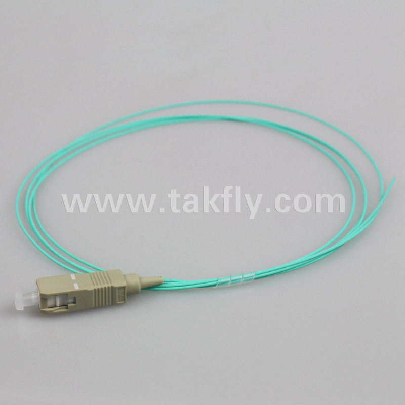 SC UPC 0.9mm SX OM3 สายไฟเบอร์ออปติก Pigtail 1.5M ด้วยความสูญเสียการคืนสูง UPC SM≥50dB และความสูญเสียการแทรกต่ํา ≤0.3dB