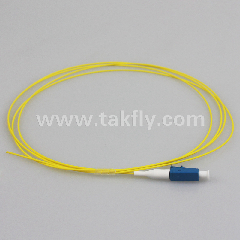 1.5M LC/UPC 0.9mm SM สายไฟเบอร์ออปติก Pigtail สําหรับการส่งข้อมูลที่มั่นคงและรวดเร็ว