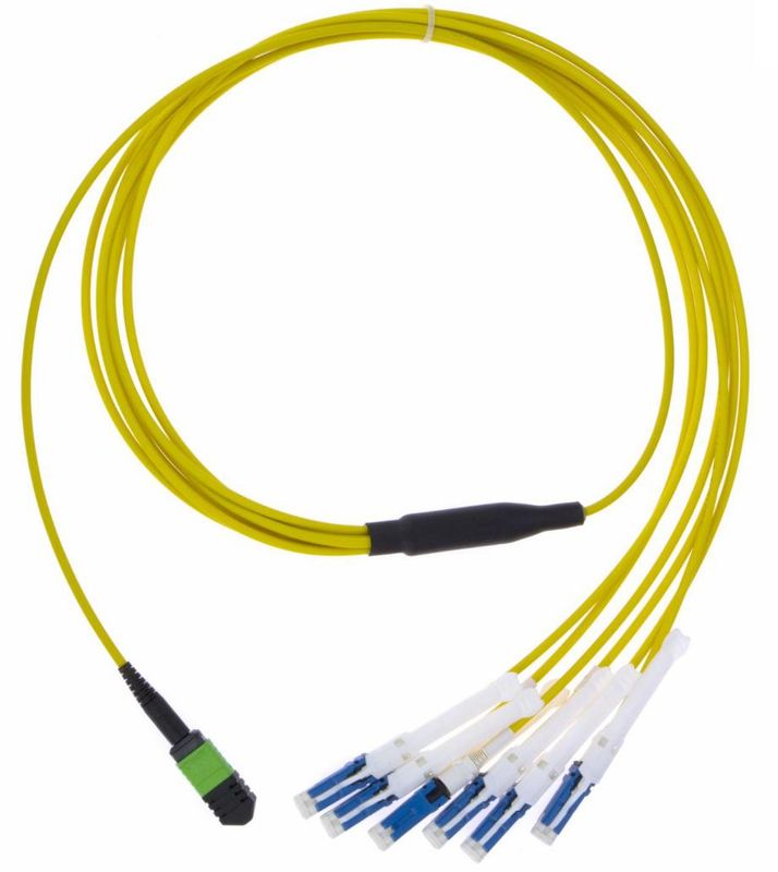MPO-CS Breakout Fiber Optic Patch Cord PVC/LSZH SM/MM สายพัดลม