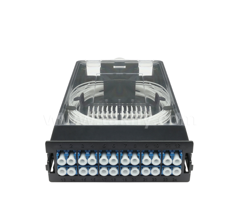 โมดูลแคสเท็ตที่ปิดก่อน TK-HRM-04, 12C/24C, รูปแบบสองแบบ: LC Pigtail Fusion หรือ MPO-LC การจัดการแคสเท็ต, Plug-and-Play สําหรับสายเชื่อมศูนย์ข้อมูล
